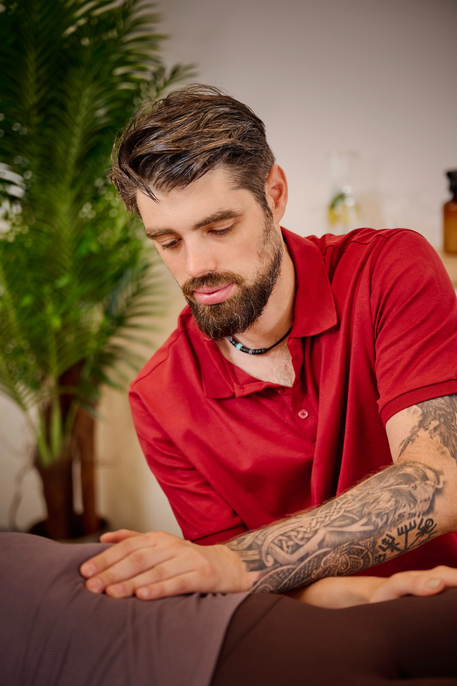 Osteopathische Behandlung an einem Patienten
